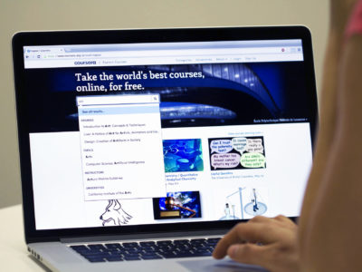 Os MOOCs são mais uma forma de aprender online (Foto: Coursera)