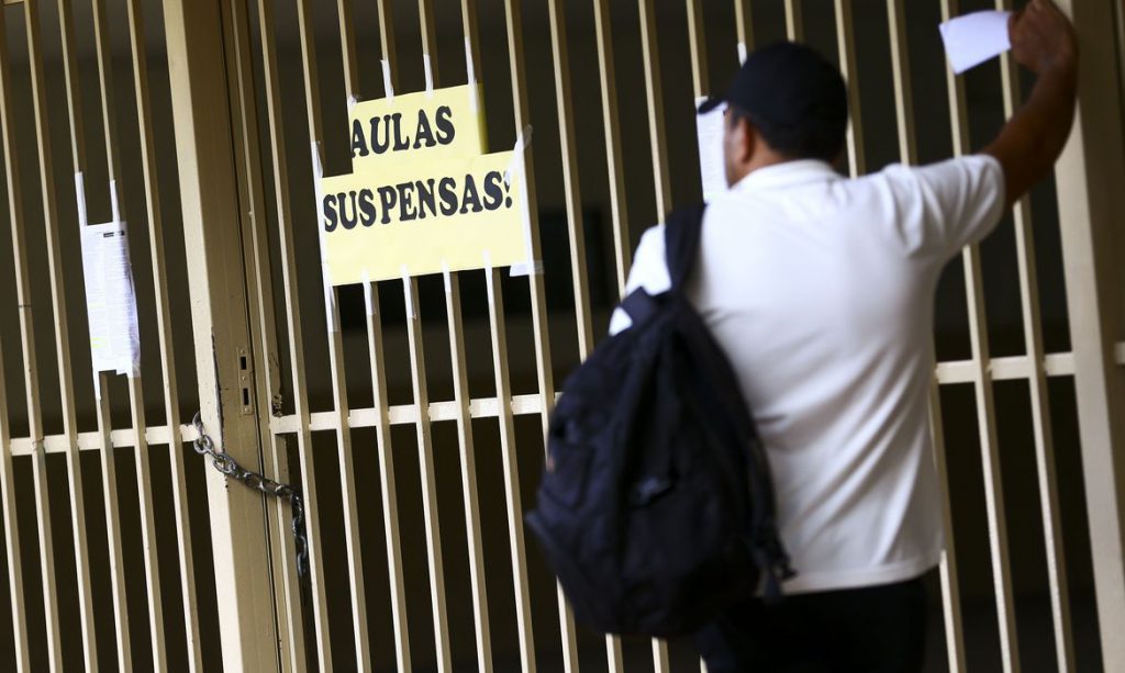 Após meses de aulas suspensas, as escolas projetam planos de reabertura. Crédito: Marcelo Camargo/Agência Brasil.