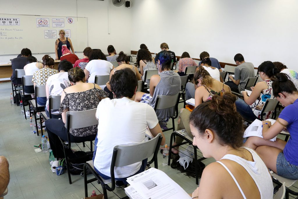 Prevista anteriormente para janeiro, retomada das aulas presenciais foi revista pelo MEC após conversa com representantes de universidades e entidades representativas. Crédito: Marcos Santos/USP Imagens.