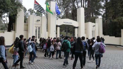 como garantir a retenção dos estudantes no início do ano letivo?