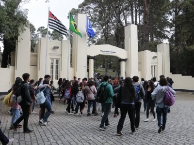 como garantir a retenção dos estudantes no início do ano letivo?